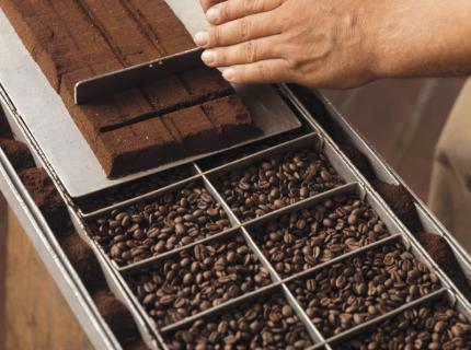 Bak met koffiebonen - Nestlé Professional